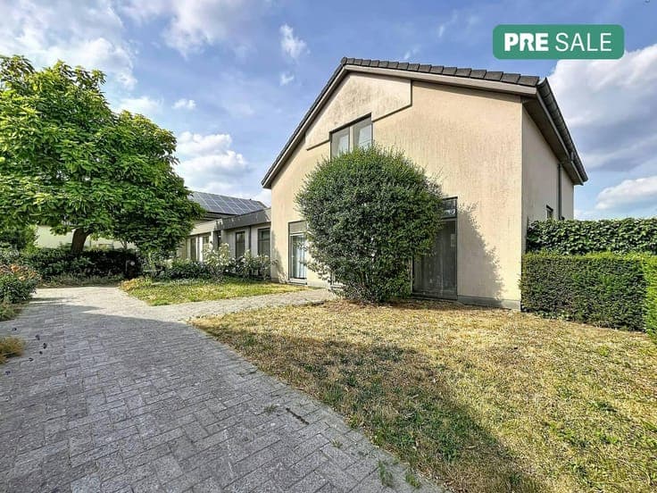 Semi-detached building in the center of Aalter for sale