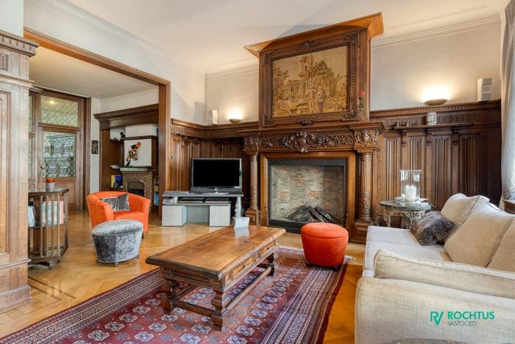 Imposante herenwoning met stadstuin en inpandige parking ...