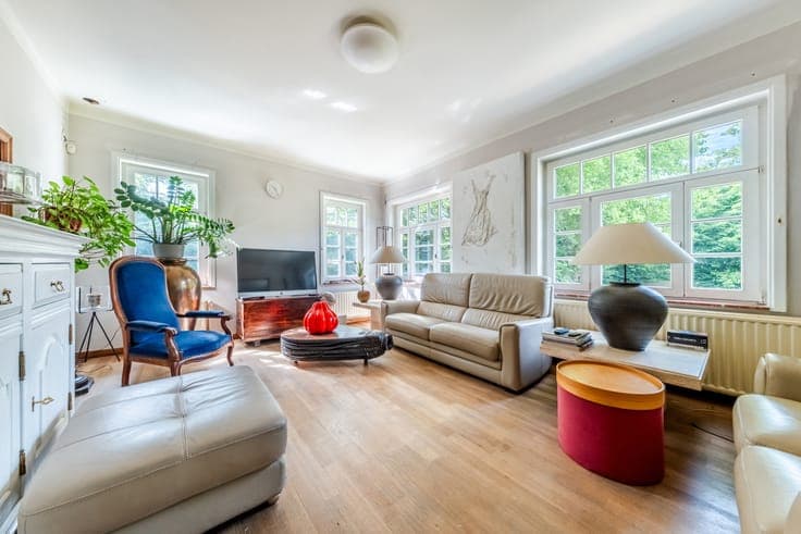 Magnificent character property in a peaceful setting.