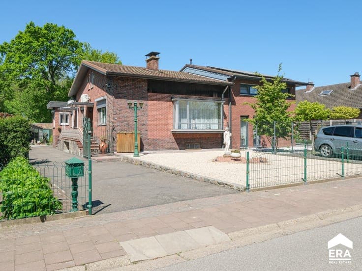 Semi-detached home with garden in Genk