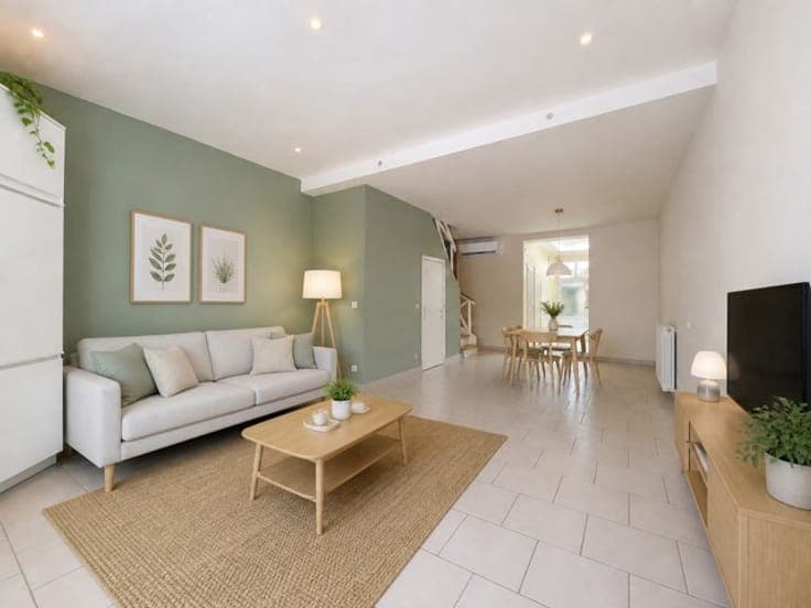 Superb 3-bedroom detached house with an office