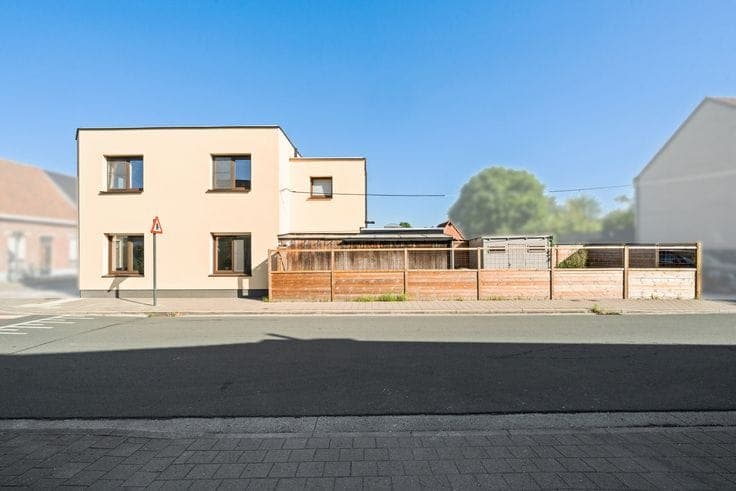 House with a sunny garden and 2 bedrooms for sale in Oostak…