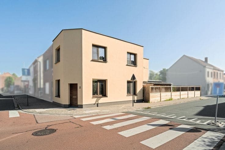 House with a sunny garden and 2 bedrooms for sale in Oostak…
