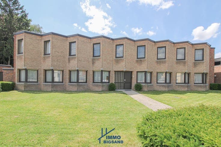 Ruime kloosterwoning op een perceel van 3082m² te koop me...