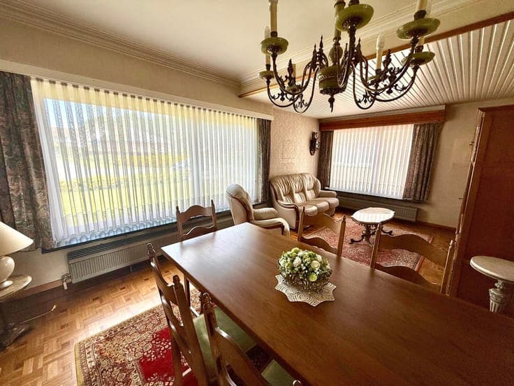 TE RENOVEREN HOB MET 3 SLPKS EN GAR. OP TOPLOCATIE