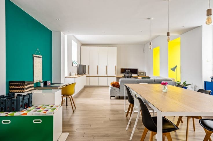 House with large storage space and garden for sale in Zwalm