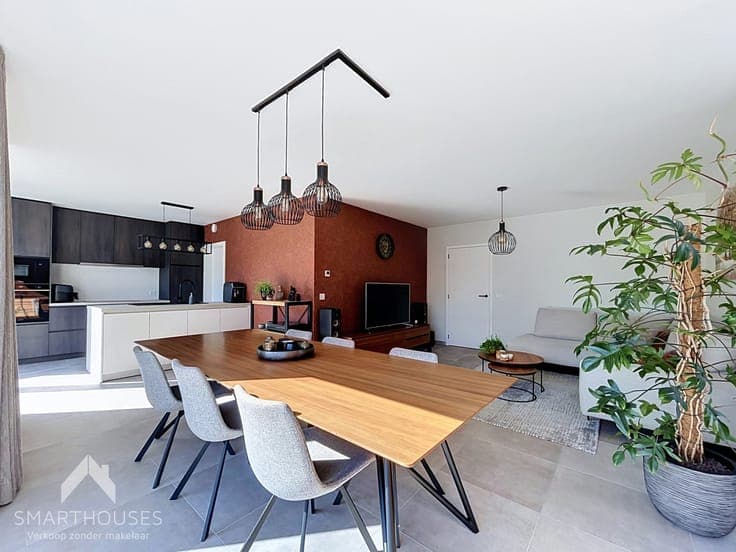 Beautiful home with 4 bedrooms and landscaped garden