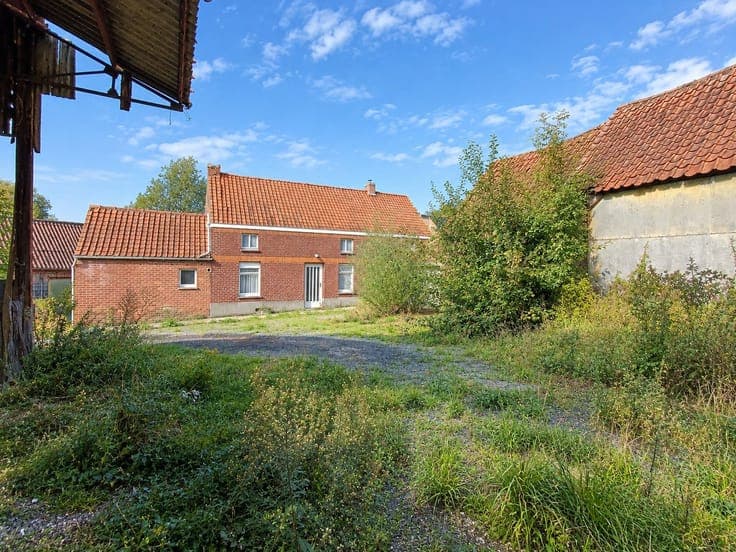 Te renoveren hoeve op 2.240 m² met prachtig uitzicht in Z...