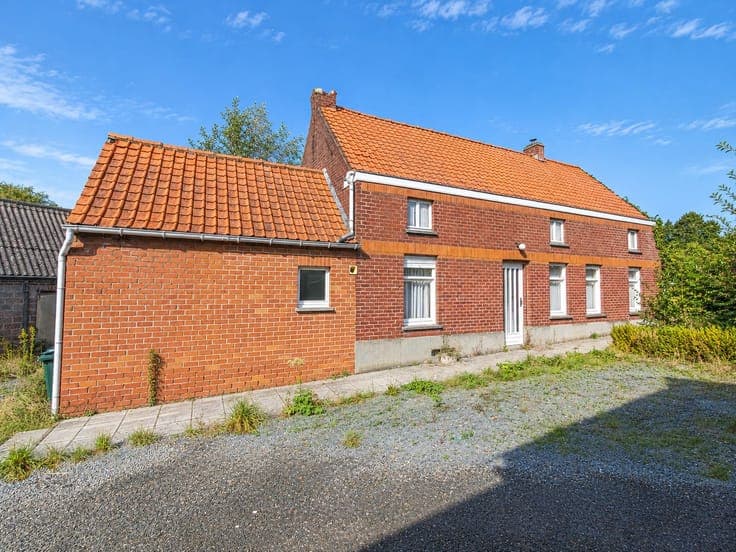Te renoveren hoeve op 2.240 m² met prachtig uitzicht in Z...