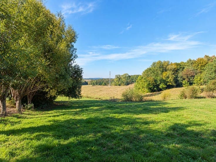 Te renoveren hoeve op 2.240 m² met prachtig uitzicht in Z...