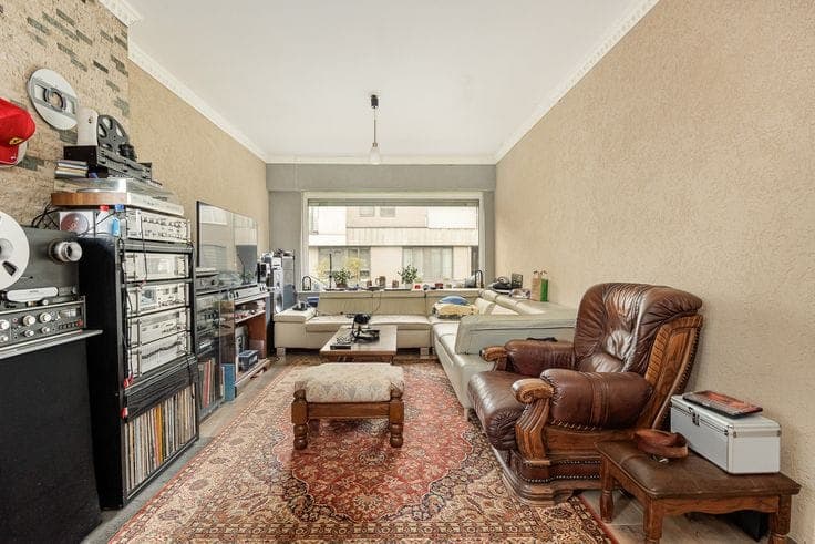 Spacious detached house with a multi-purpose outbuilding an…