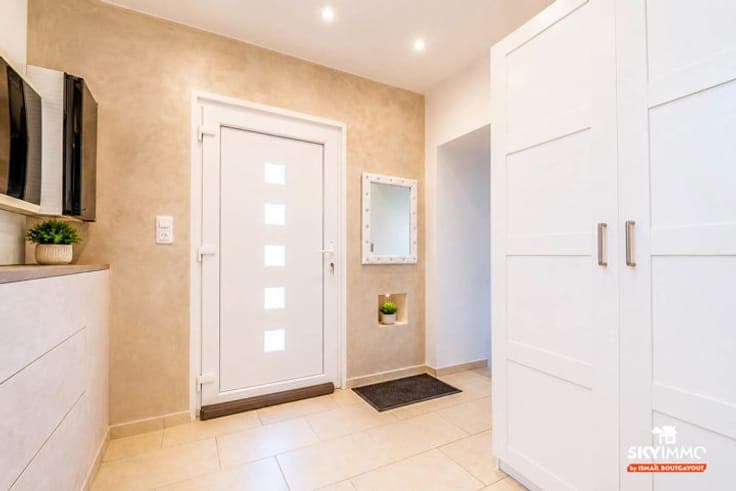 MAISON 3 FACADES -4 CH-2SDB-PEB C- CE CONFORME- JARDIN