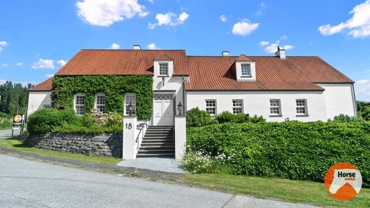 FRASNES - Exclusieve eigendom met 3 woonentiteiten en B&B
