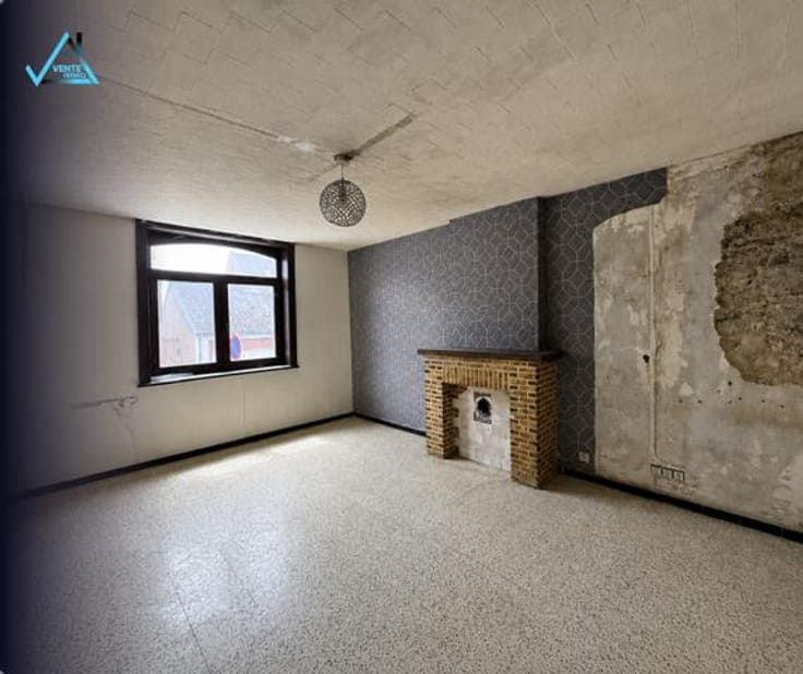 Semi-detached house – Great renovation potential