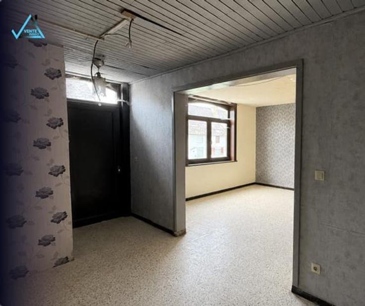 Semi-detached house – Great renovation potential