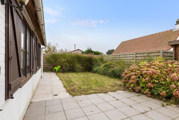 Quietly situated furnished holiday home near the French bor