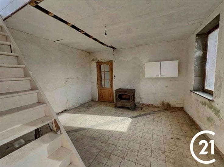 Maison villageoise avec jardin à rénover entièrement