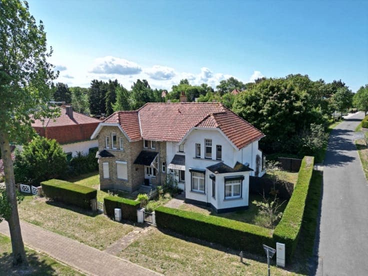 KARAKTERVOLLE WONING OP TOPLOCATIE
