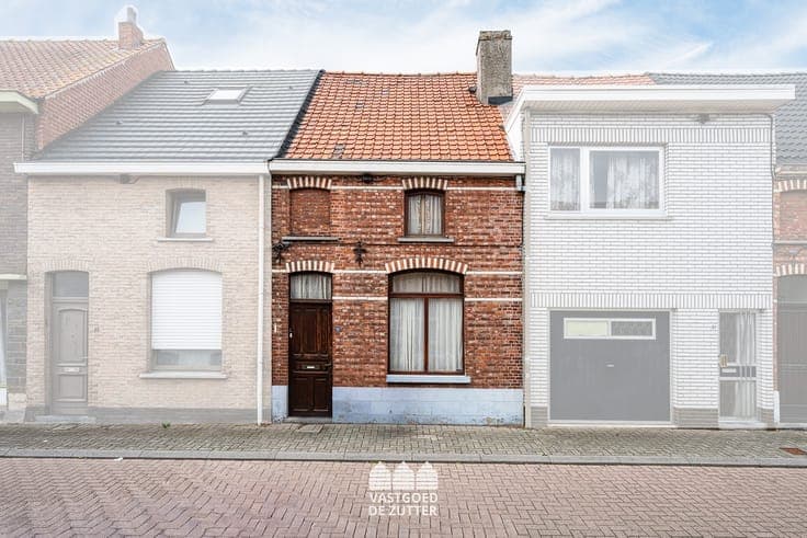 Te renoveren woning met westgerichte tuin nabij centrum E...