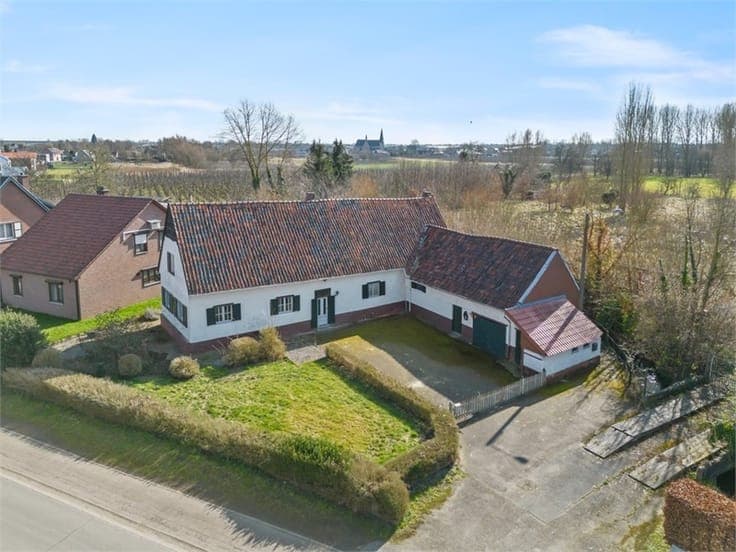 RUIM TE RENOVEREN PAND MET VEEL POTENTIEEL IN HET GEZELLI...