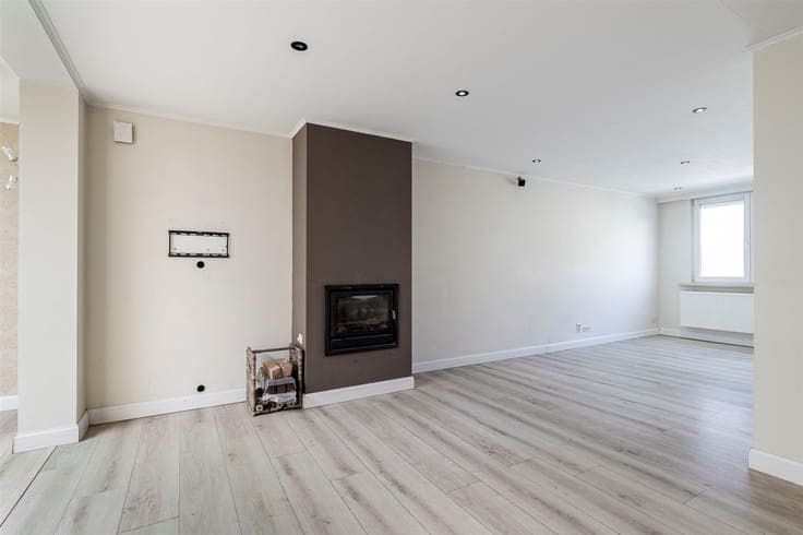 Ruime woning (186 m²) met 5 slaapkamers en tuin (270) m² in