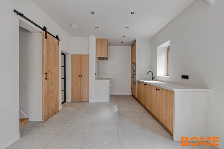 Luxueus gerenoveerde hoekwoning met EPC A en 5 slaapkamer...