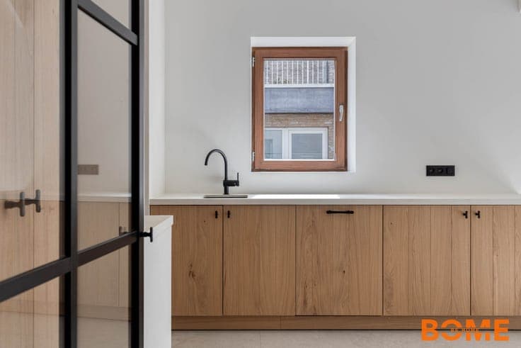 Luxueus gerenoveerde hoekwoning met EPC A en 5 slaapkamer...