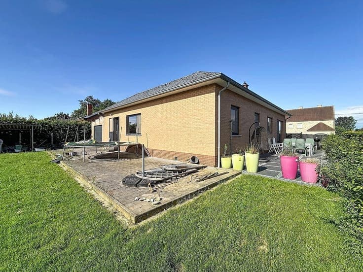 Bungalow met 4 slpks, tuin, garage, 8a 46ca