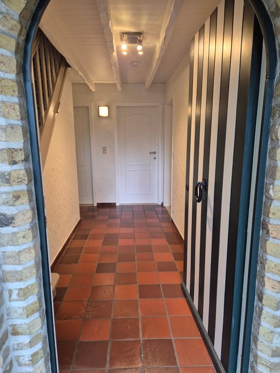 CHARMING VILLA 4 BDRMS ON 600 M2 QUIETLY LOCATED, GREEN SURR