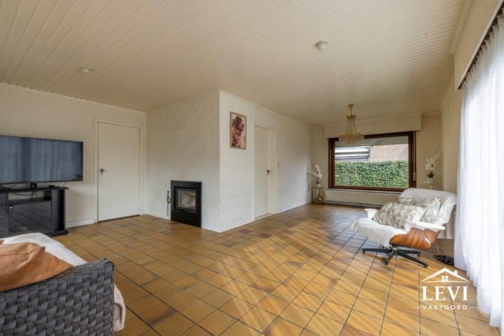 Spacious detached villa with 4 bedrooms in Heusden