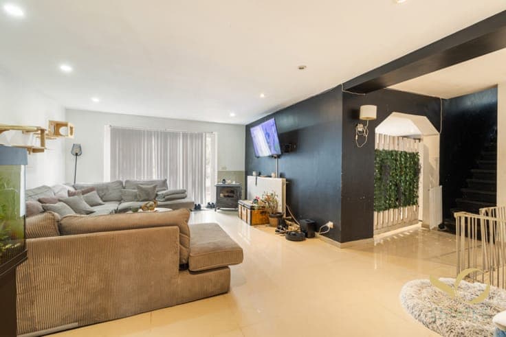 Fully Renovated Family Home with Large Garden