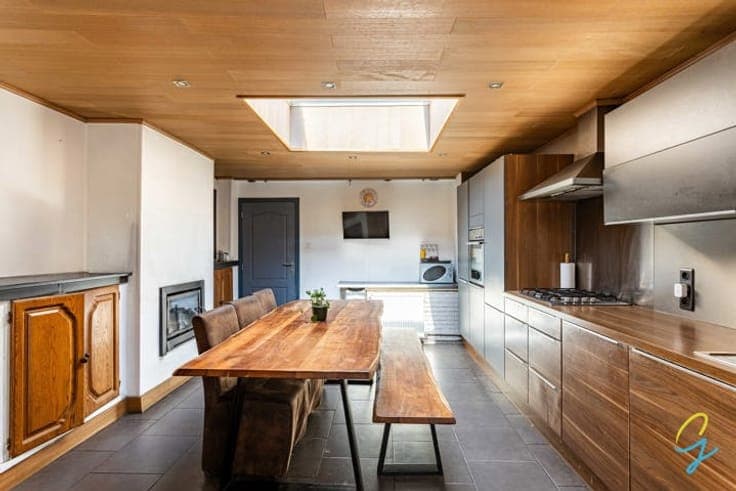 Charming 3-Bedroom Home with a Sunny Garden