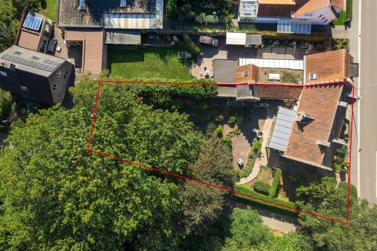 UITZONDERLIJK LANDHUIS OP PERCEEL VAN 1.194 m²!