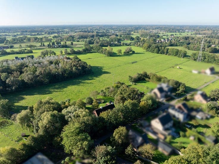 Recent gerenoveerde hoeve op een perceel van 3698 m² te H...