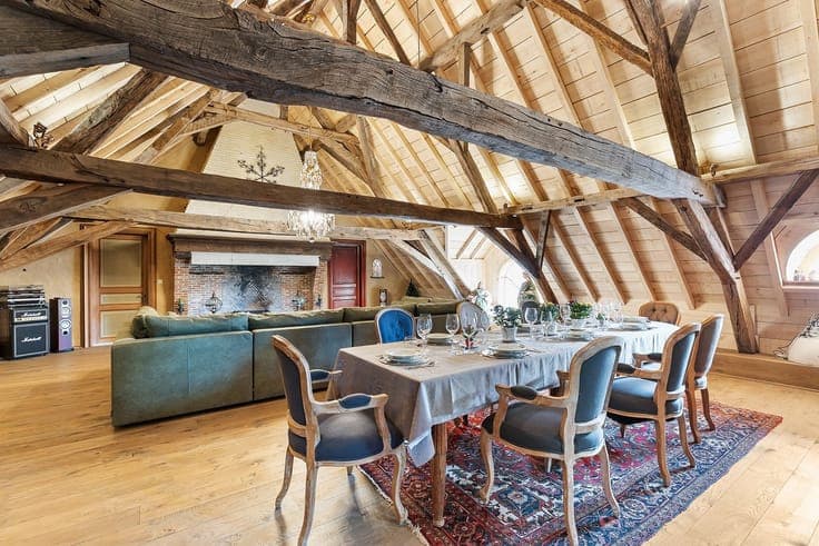 Recent gerenoveerde hoeve op een perceel van 3698 m² te H...