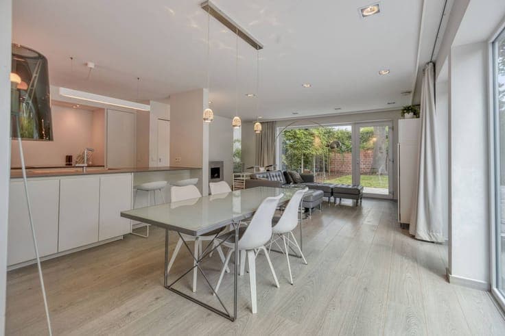 Beautiful, energy-efficient BEN home on a beautiful plot for