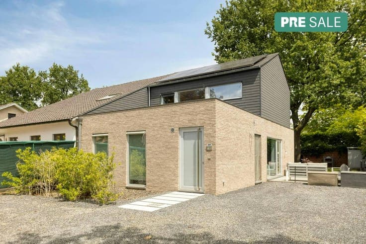 Beautiful, energy-efficient BEN home on a beautiful plot for