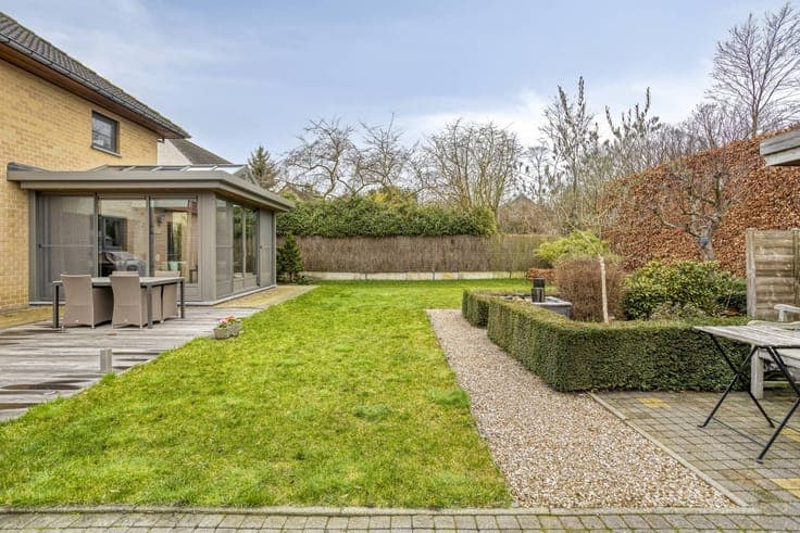 Ready to move in open building on 550m² in a prime location