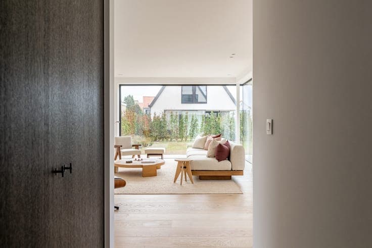 Newly built villa with four bedrooms, a garden, and a garage