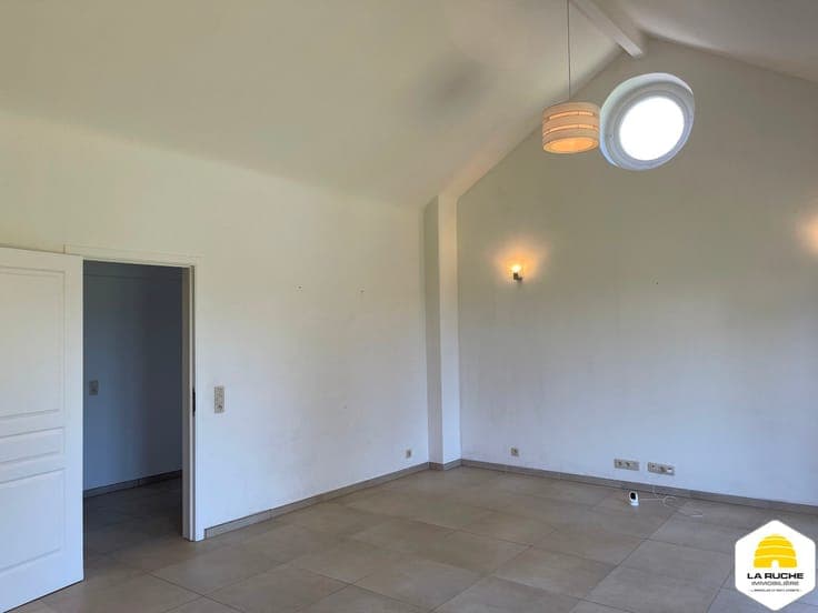 Villa 143,5m² nets, 5a10ca, 5 chambres, caves et garage