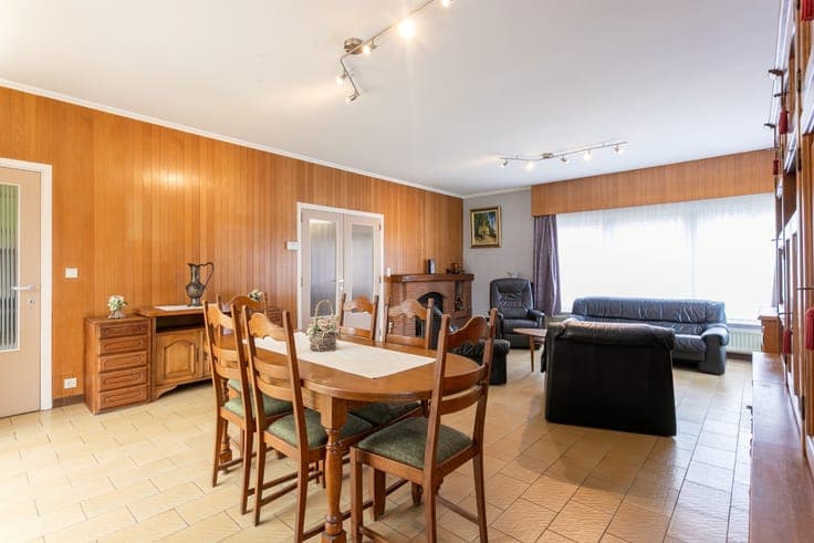 House in Sint-Pieters-Leeuw