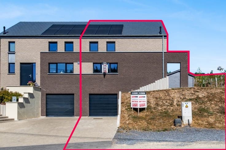 Modern 2023 home just steps from the centre of Gedinne