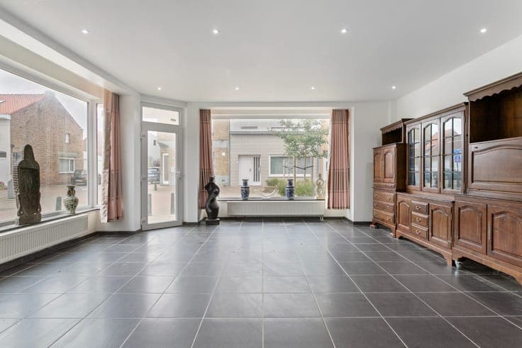 Multifunctionele woning te koop in De Panne