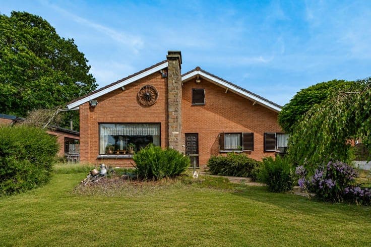 Villa 4 façades avec piscine et sauna à Jumet
