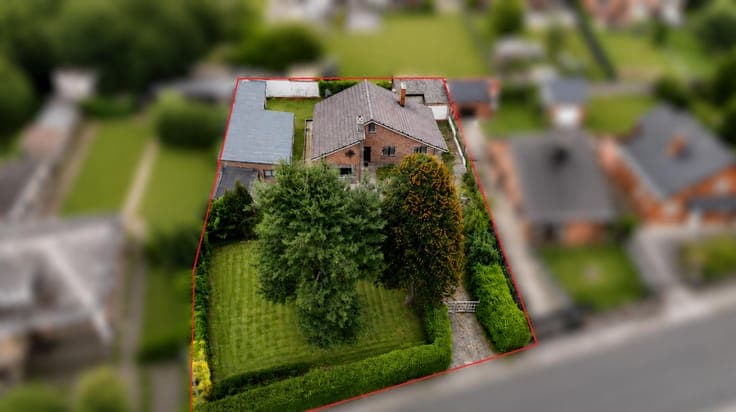 Villa 4 façades avec piscine et sauna à Jumet