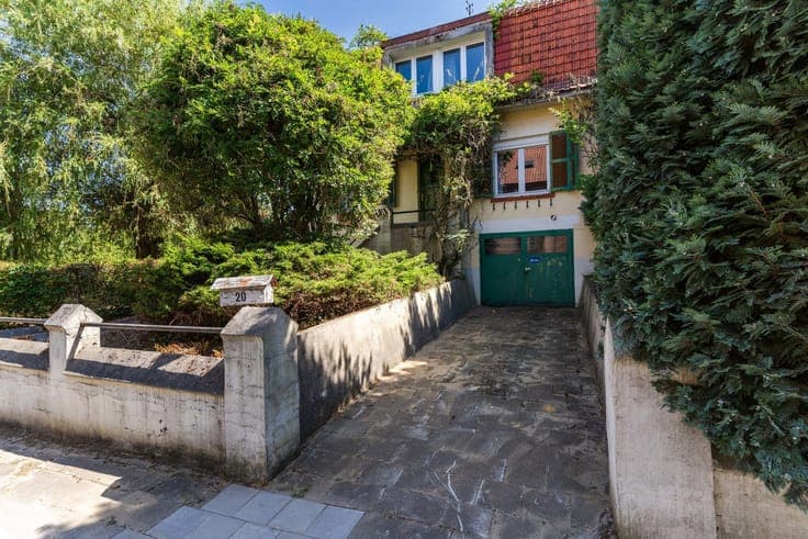House in Waterloo