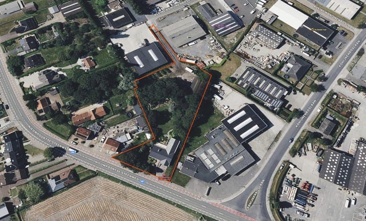 Uniek perceel met villa, loods en uitbreidingsmogelijkheiden
