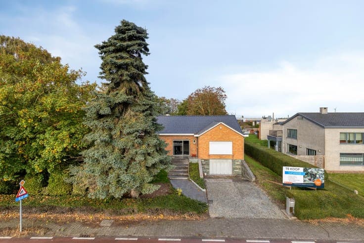 Uniek perceel met villa, loods en uitbreidingsmogelijkheiden