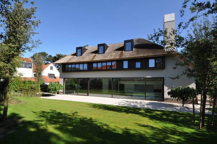 Spacious villa with big garden in a charming part of knokke