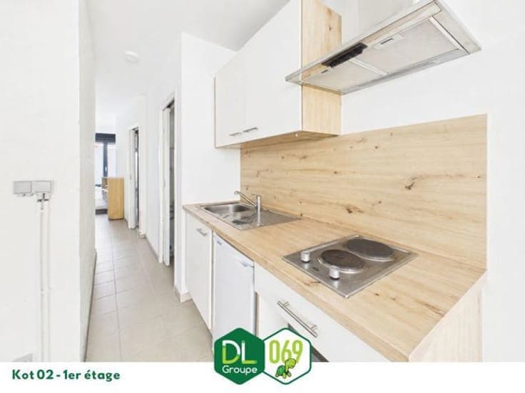 Building with 3 Student Rooms in the Heart of Tournai City